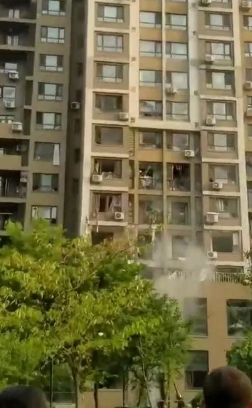 1624603868258018.jpg q1.jpg