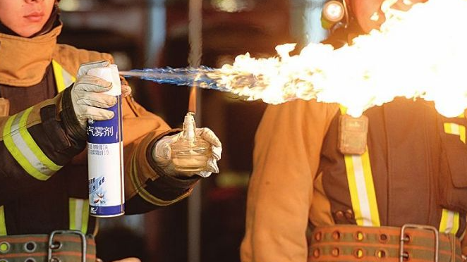 危險(xiǎn)！千萬不要在廚房做這些事情！