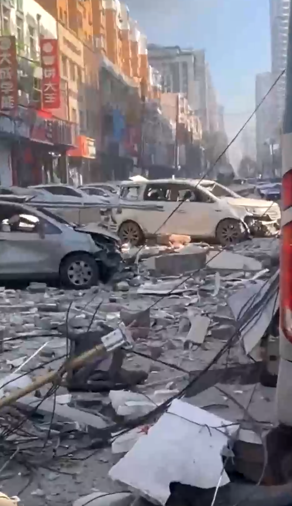 1638844639545569.png 005SxUsjly4gvmvr2al9nj60gm0ssh5f02.png